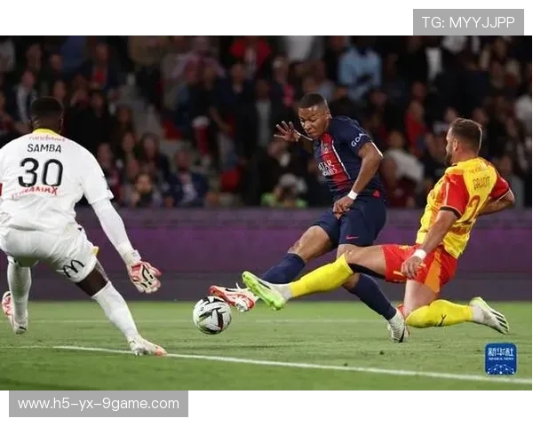 “法甲激烈角逐，榜首变换频繁”，法甲前三名