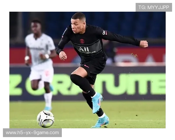 姆巴佩突击头球得分，巴黎压倒性优势